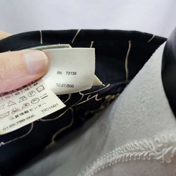 MaxMara Vintage Black and Cream Floral Silk Button Front Blouse Size 10 - Picture 9 of 10